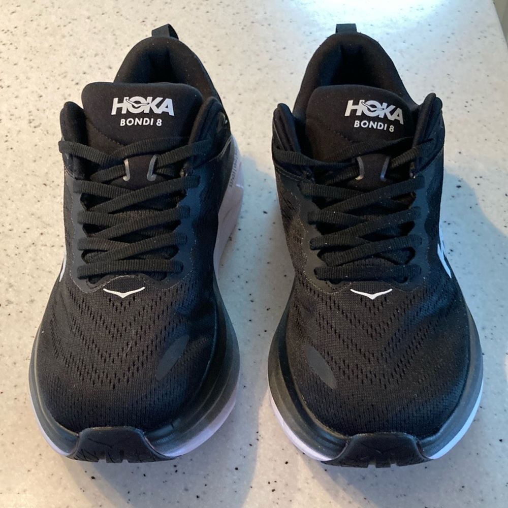 Mens 8.5D Hoka Bondi 8 tennis shoes